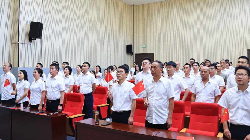 观九三阅兵,燃春宇热血 | 公司组织全体员工观看阅兵仪式